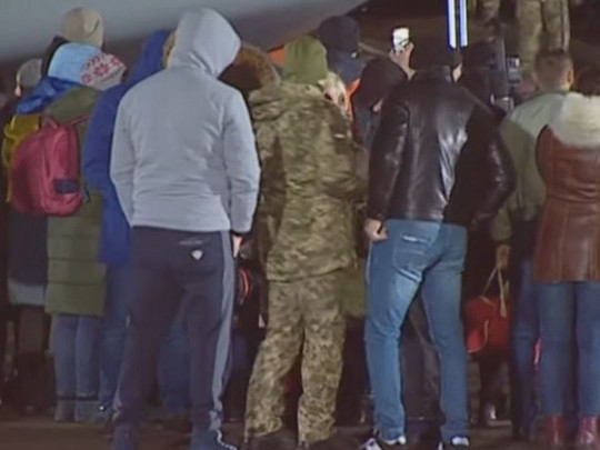 Кто эти люди?: у бывшего пленника боевиков возникли вопросы по предстоящему обмену (видео)