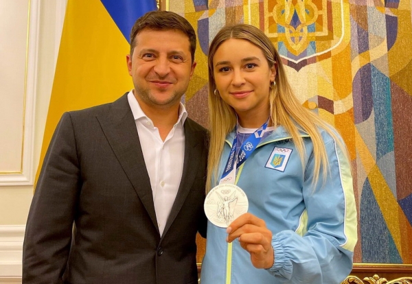 Зеленский наградил одесскую олимпийскую призёрку орденом княгини Ольги 