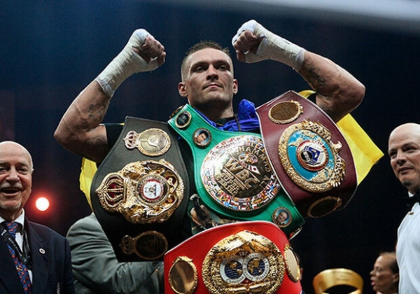 За титул WBC: промоутер Александра Усика рассказал, когда ждать боя с Тайсоном Фьюри