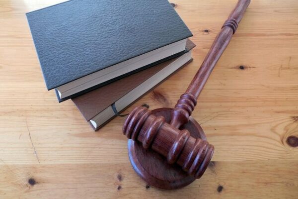 Верховный суд подтвердил законность вывода Приватбанка с рынка
Верховный суд подтвердил законность вывода Приватбанка с рынка
