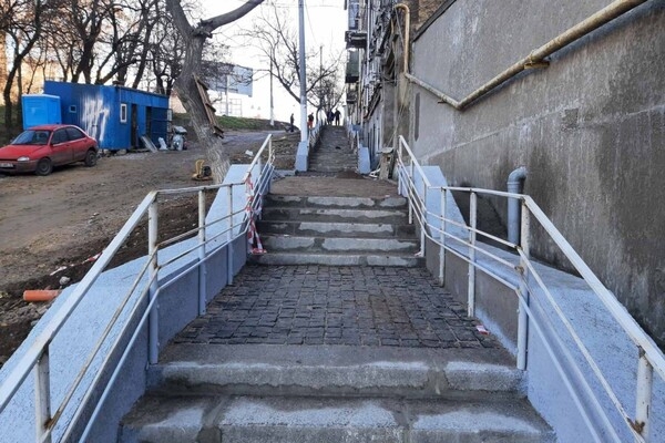 В Одессе отремонтировали еще одну лестницу на Молдаванке