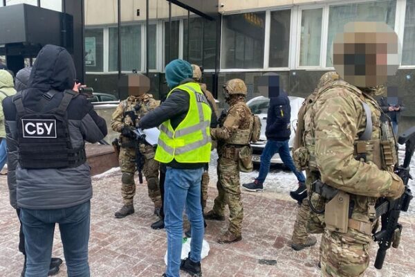 
Столичного предпринимателя кошмарила преступная группа из-за $1 млн несуществующего долга &ndash; фото
