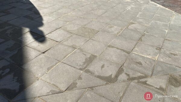 В левом крыле Аркадии закончили &laquo;бизнесменский&raquo; ремонт пешеходной зоны: как она выглядит. Фотофакт