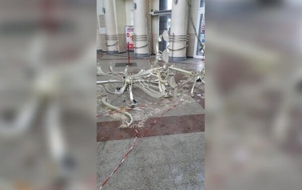 На вокзале в Днепре рухнула люстра