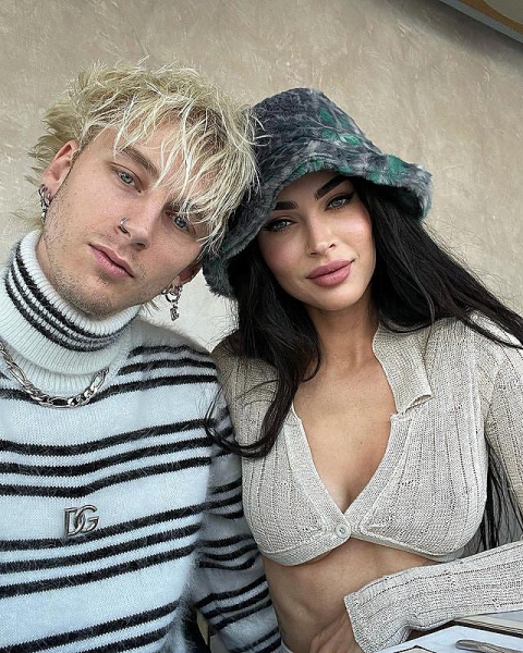 Меган Фокс и Machine Gun Kelly отправились в романтическое путешествие на озере Комо
