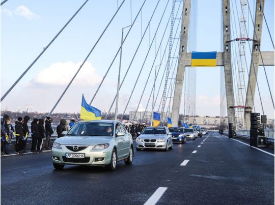 Вантовий міст у Запоріжжі, який мали побудувати ще 20 років тому, було завершено за 20 місяців — Зеленський