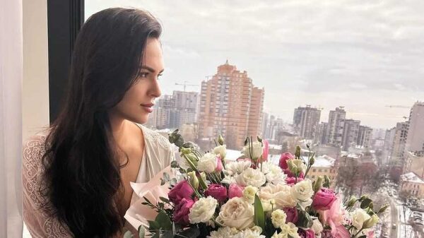 Джессика из «Холостяка» в ОАЕ примерила откровенный купальник Джессика из «Холостяка» в ОАЕ примерила откровенный купальник
