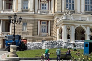 Освободили проход к Оперному, но Приморский еще закрыт: что демонтировали в центре Одессы