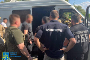 Одессит перевозил уклонистов из страны в скрытом отсеке буса