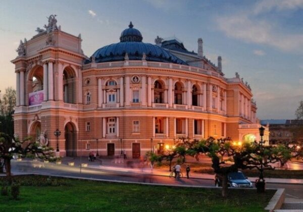 В Одессе завершили подготовку досье для включения центра города в список ЮНЕСКО В Одессе завершили подготовку досье для включения центра города в список ЮНЕСКО