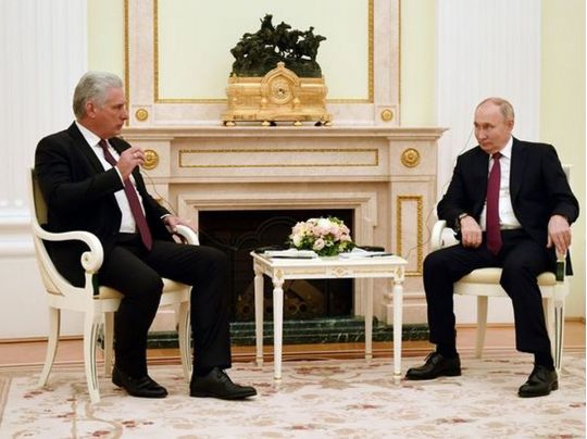&laquo;Рука вбивці путіна стала фіолетовою, коли він тримався за&nbsp;стілець на&nbsp;зустрічі&raquo;,&nbsp;&mdash; експерти