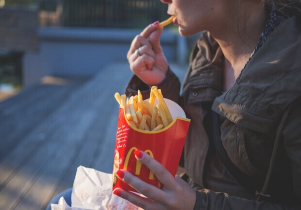 McDonald's официально заявил о возобновлении работы пяти ресторанов в Одессе: адреса
