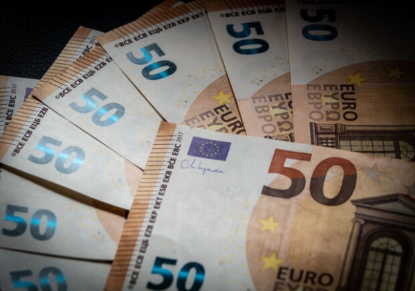 Курс валют в Украине 18 мая 2023: сколько стоит доллар и евро
