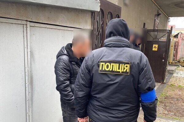 Требовал взятку за сохранение незаконного забора: в Одессе сотрудник райадминистрации попался на коррупции Требовал взятку за сохранение незаконного забора: в Одессе сотрудник райадминистрации попался на коррупции