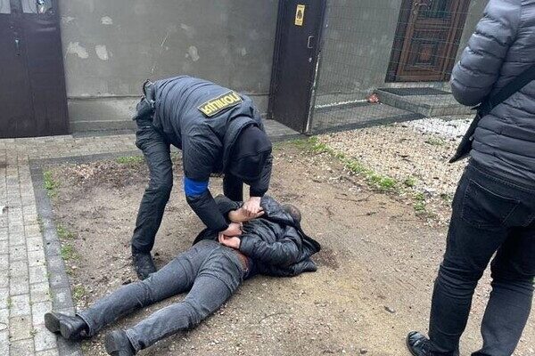 Требовал взятку за сохранение незаконного забора: в Одессе сотрудник райадминистрации попался на коррупции Требовал взятку за сохранение незаконного забора: в Одессе сотрудник райадминистрации попался на коррупции