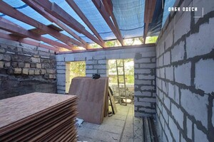 В центре Одессы сносят незаконный этаж 