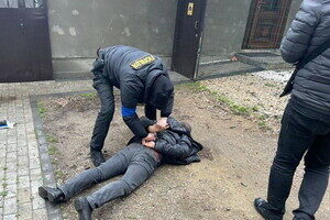 Требовал взятку за сохранение незаконного забора: в Одессе сотрудник райадминистрации попался на коррупции Требовал взятку за сохранение незаконного забора: в Одессе сотрудник райадминистрации попался на коррупции