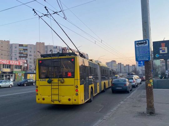У&nbsp;Солом&rsquo;янському районі Києва змінили рух наземного транспорту: що&nbsp;відомо