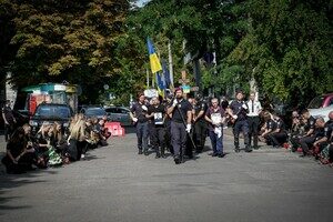В Одессе простились с полицейским, который погиб за Украину в Херсонской области В Одессе простились с полицейским, который погиб за Украину в Херсонской области