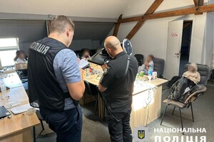 В Одессе "накрыли" еще два мошеннических call-центра, которые крали деньги с карт горожан