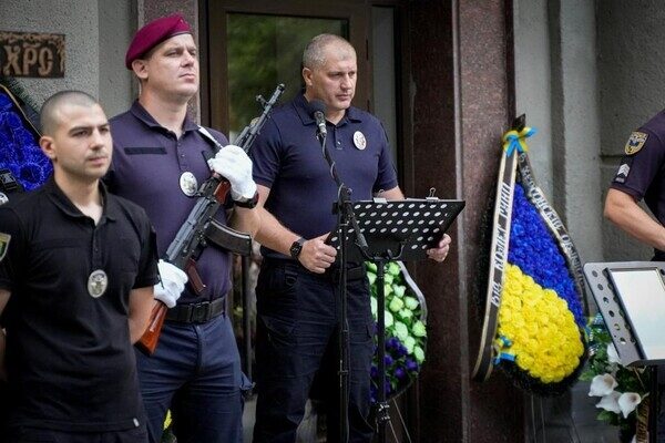 В Одессе простились с полицейским, который погиб за Украину в Херсонской области В Одессе простились с полицейским, который погиб за Украину в Херсонской области