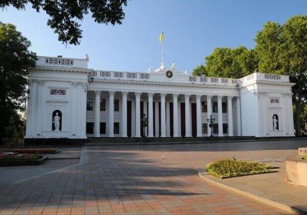 На нескольких одесских депутатов составили админпротоколы о нарушении языкового закона