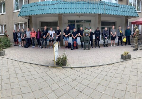 Добирались до границы в прицепах с зерном: в Одесской области задержали 18 уклонистов Добирались до границы в прицепах с зерном: в Одесской области задержали 18 уклонистов