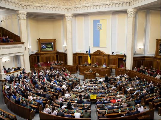 Записались в «прогульники»: Стефанчук назвав нардепів, в яких забрали зарплату за ігнорування засідань Ради
