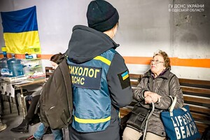 В Одессе в результате ночной атаки повреждена одна из многоэтажек: видео и фото с места