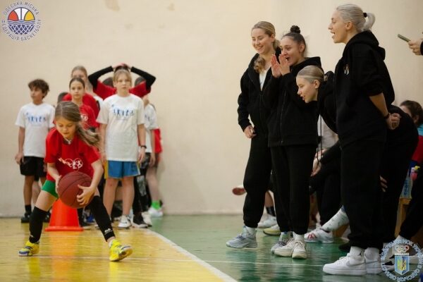 В одеський СДЮСШОР імені Літвака відбулося велике спортивне свято для дітей В одеський СДЮСШОР імені Літвака відбулося велике спортивне свято для дітей