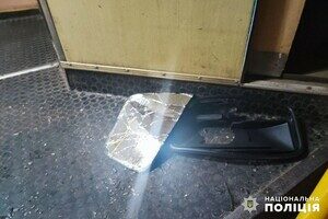 В трамвае пьяный хулиган напал на женщину-водителя и избил ее В трамвае пьяный хулиган напал на женщину-водителя и избил ее