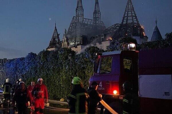 Оккупанты ударили баллистикой по Одессе: пострадали 29 человек, четверо погибли (обновляется) Оккупанты ударили баллистикой по Одессе: пострадали 29 человек, четверо погибли (обновляется)