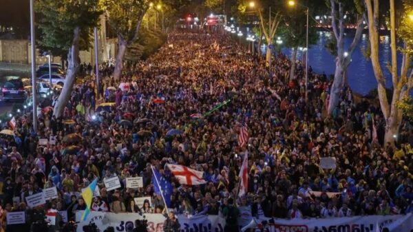Грузия на перепутье: протесты против «закона об иностранном влиянии» Грузия на перепутье: протесты против «закона об иностранном влиянии»