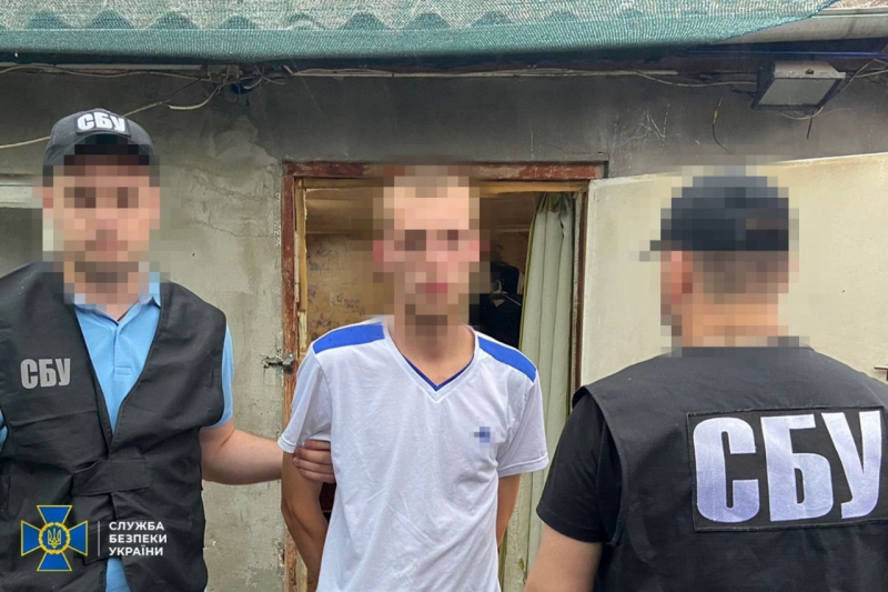 У Києві та Дніпрі зловили підлітків, які планували підпали автомобілів військових за завданням росіян (фото)