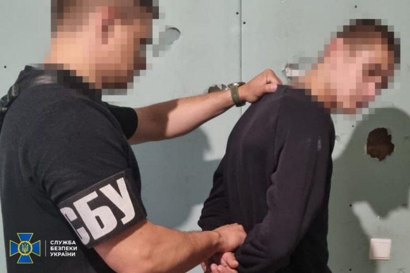 У Києві та Дніпрі зловили підлітків, які планували підпали автомобілів військових за завданням росіян (фото)