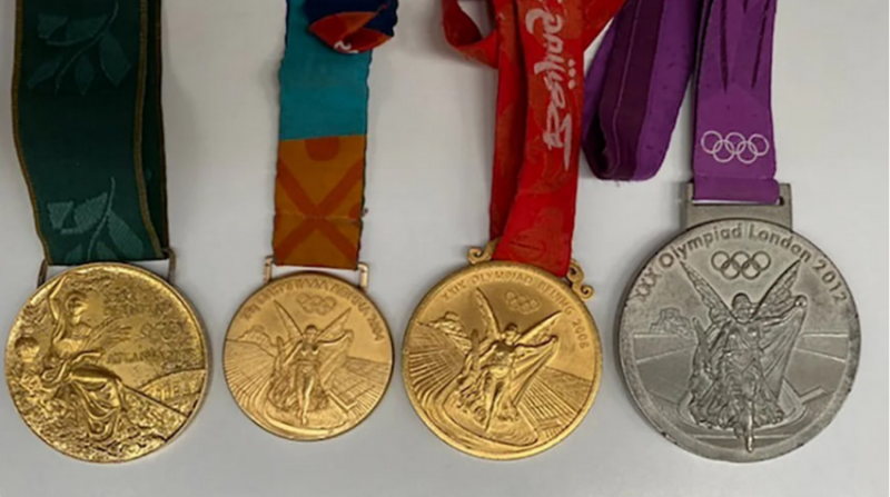 У&nbsp;триразового олімпійського чемпіона вкрали усі медалі Ігор (фото)
