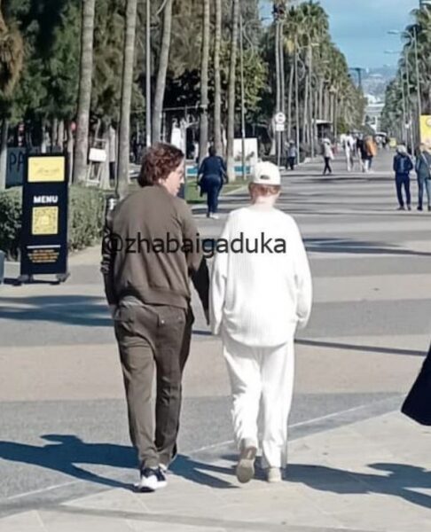 Пугачова і Ротару… поцілувались: у мережі згадали, як свого часу в москві хотіли посварити двох великих співачок
