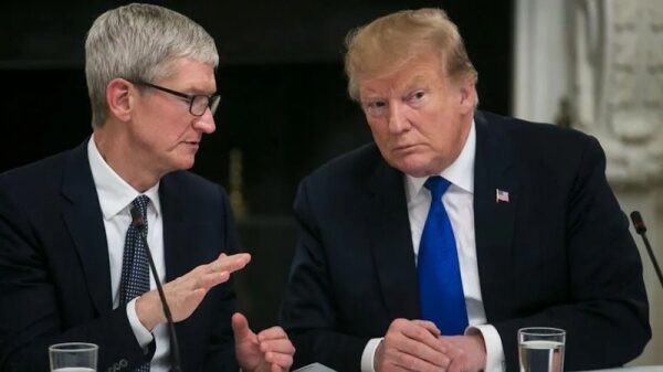 Apple обязалась инвестировать $500 млрд в США Apple обязалась инвестировать $500 млрд в США