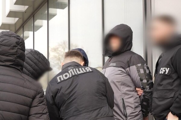 Снятие с розыска за шесть тысяч долларов: военные из Одесской области злоупотребляли влиянием