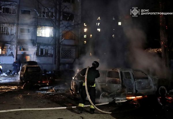 Массована атака окупантів на Дніпро: в місті пожежі, є вбиті та поранені