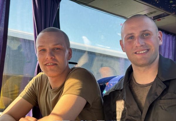 Відбувся великодній обмін полоненими: додому повернулися 277 українців