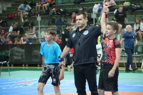Греплінг. Дитяча ліга: сила, народжена в серцях майбутніх чемпіонів Греплінг. Дитяча ліга: сила, народжена в серцях майбутніх чемпіонів