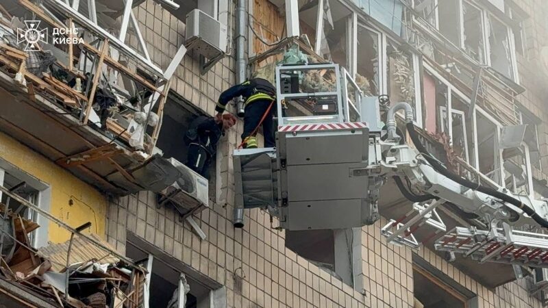 «Чистої води тероризм»: Зеленський відреагував на нічний обстріл України