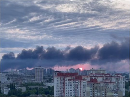 Цілили по пологовому будинку і мирній інфраструктурі: росія атакувала Київ та Одесу, є вбиті та поранені (фото та відео)