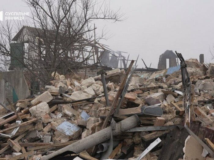 «Ідея виникла ще у лікарні, коли я вже взнав, що залишився сам»: хлопець, який через удар «шахеду» втратив батьків, написав книгу про пережите