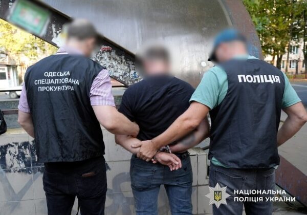 В Одессе задержан чиновник воинской части: требовал взятку за возобновление на службу после СЗЧ В Одессе задержан чиновник воинской части: требовал взятку за возобновление на службу после СЗЧ