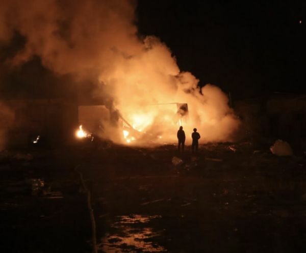 Дрони ворога вночі атакували Охтирку та Ізмаїл: у містах сильні пожежі, є поранені (фото)