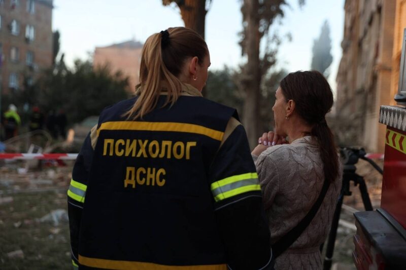 Росіяни потужно атакували Київ ракетами та дронами: багато поранених, є жертви, місто у вогні (фото, відео)