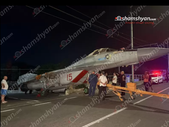 В Арменії російський винищувач врізався в стовб (фото, відео)