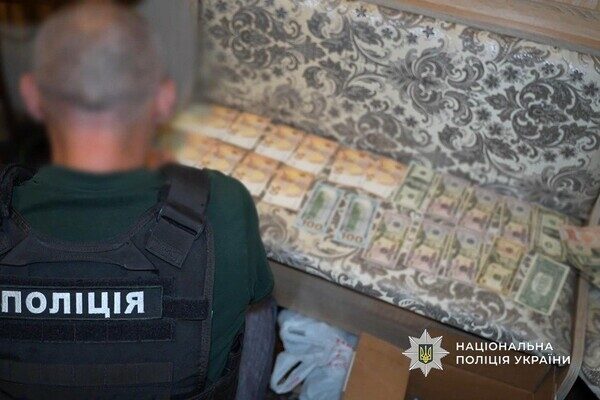 Вид на жительство и справки о непригодности: в Одессе разоблачили производителя фальшивых документов